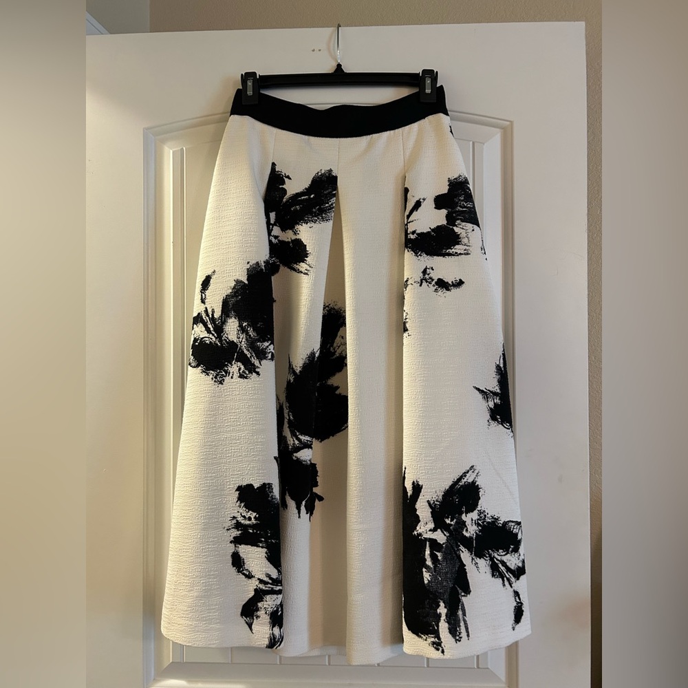 White House Black Market Midi Flowy Skirt.  Size 2.